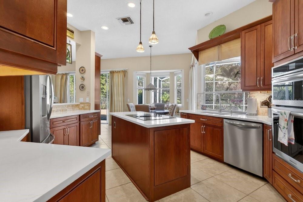 Image 10 of 33 For 8717 Ellesmere Place