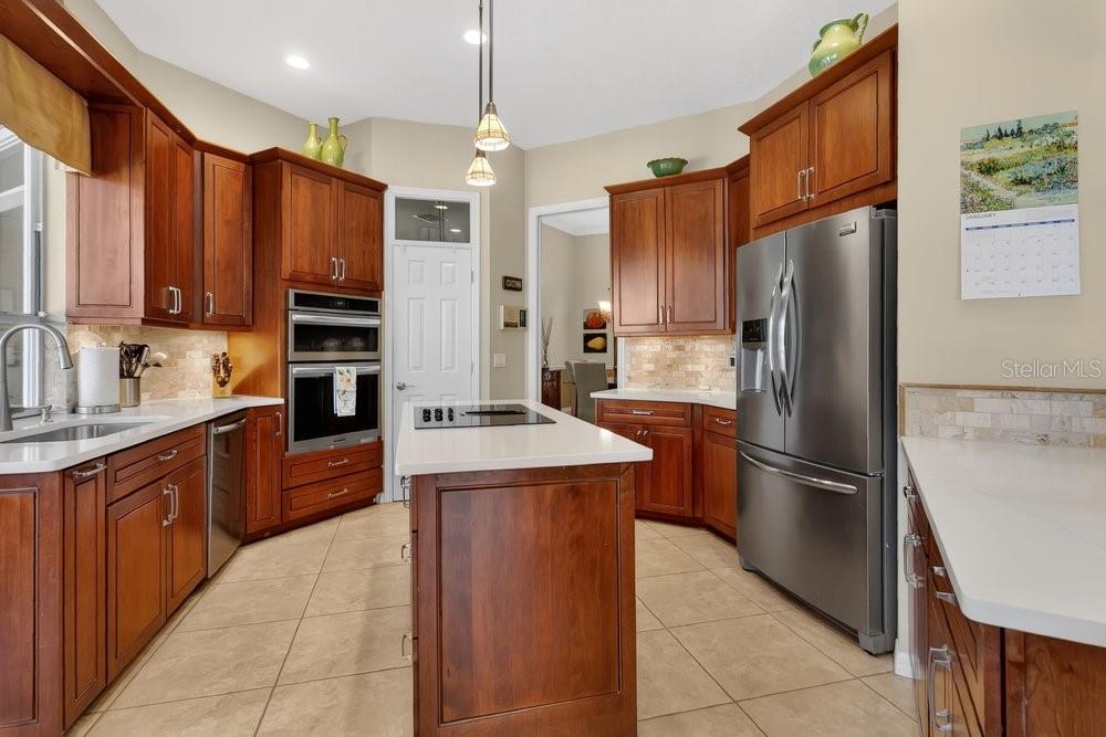 Image 8 of 33 For 8717 Ellesmere Place