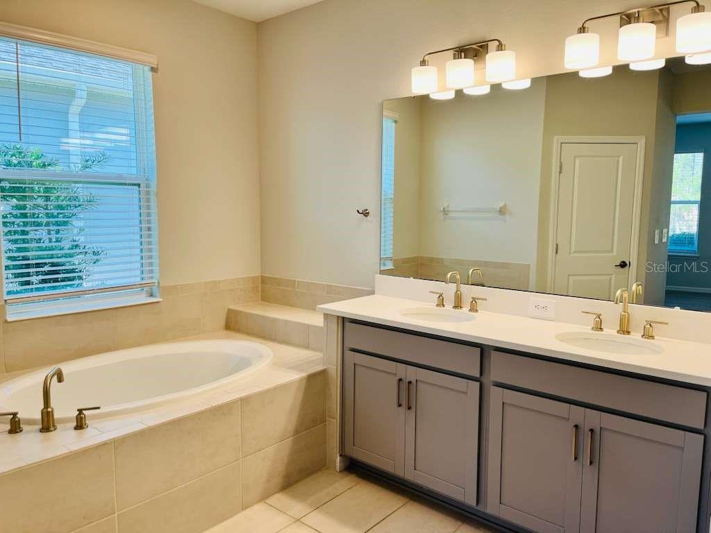 Image 19 of 35 For 2126 Ridge Pointe Lane