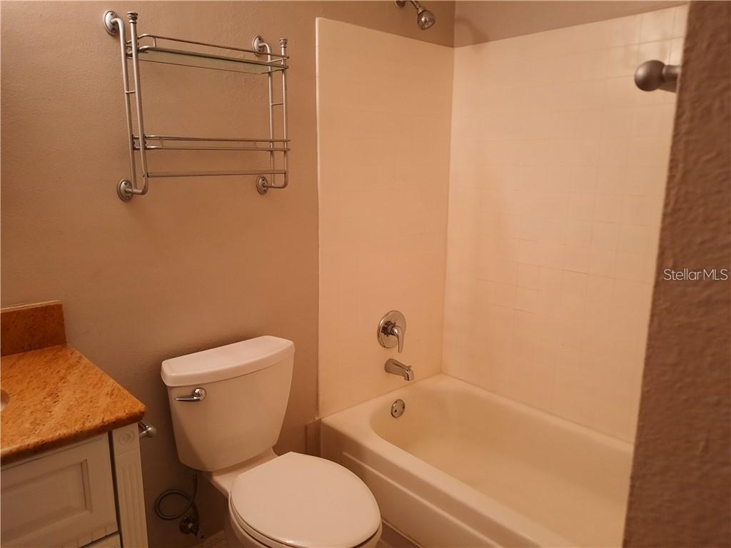 Image 14 of 15 For 1695 Lee Road B210