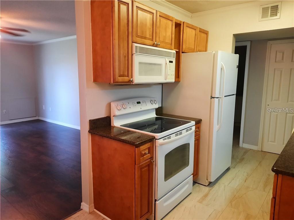 Image 3 of 15 For 1695 Lee Road B210