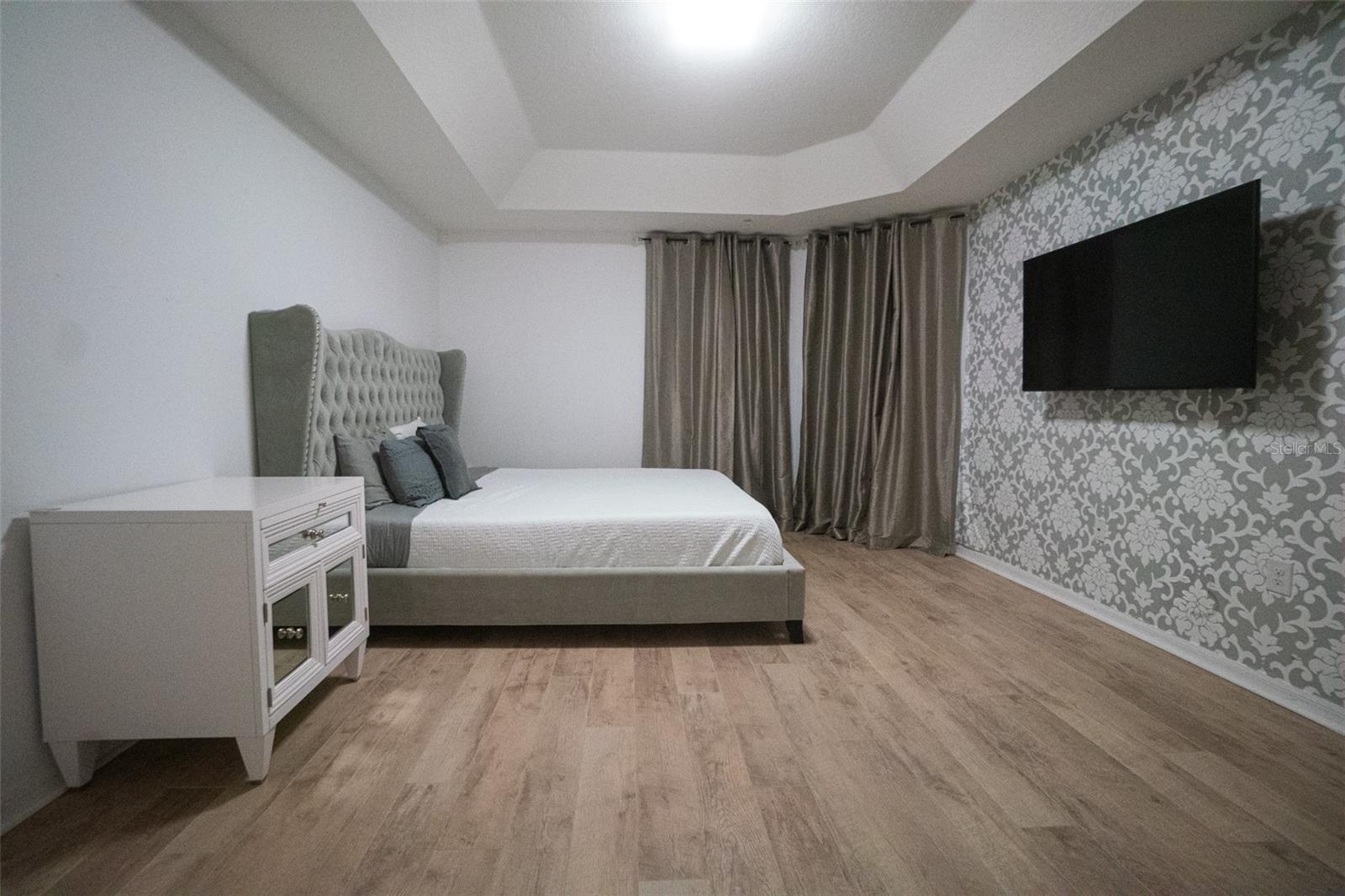 Image 11 of 17 For 7924 Edgewood Forest Drive