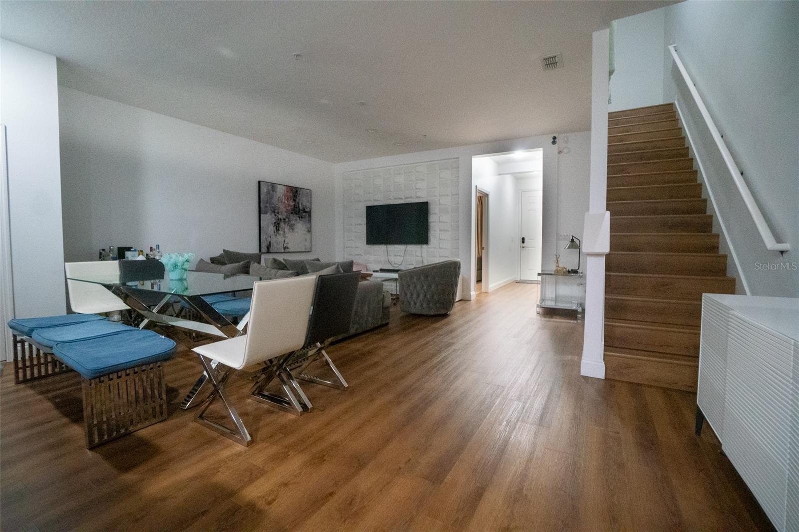 Image 3 of 17 For 7924 Edgewood Forest Drive