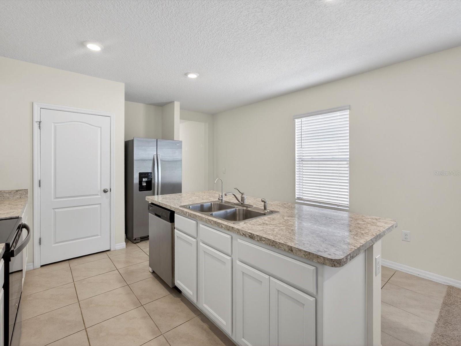 Image 10 of 37 For 209 Gina Lane