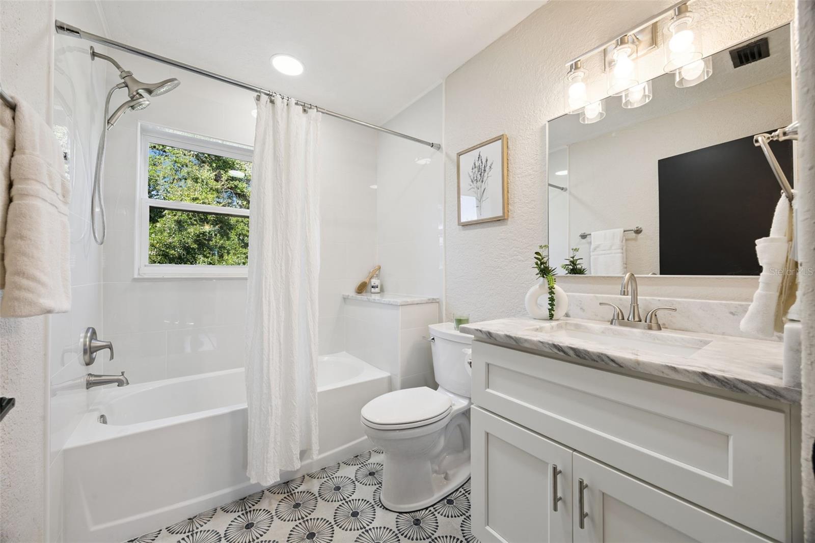 Image 15 of 20 For 1001 Alton Avenue