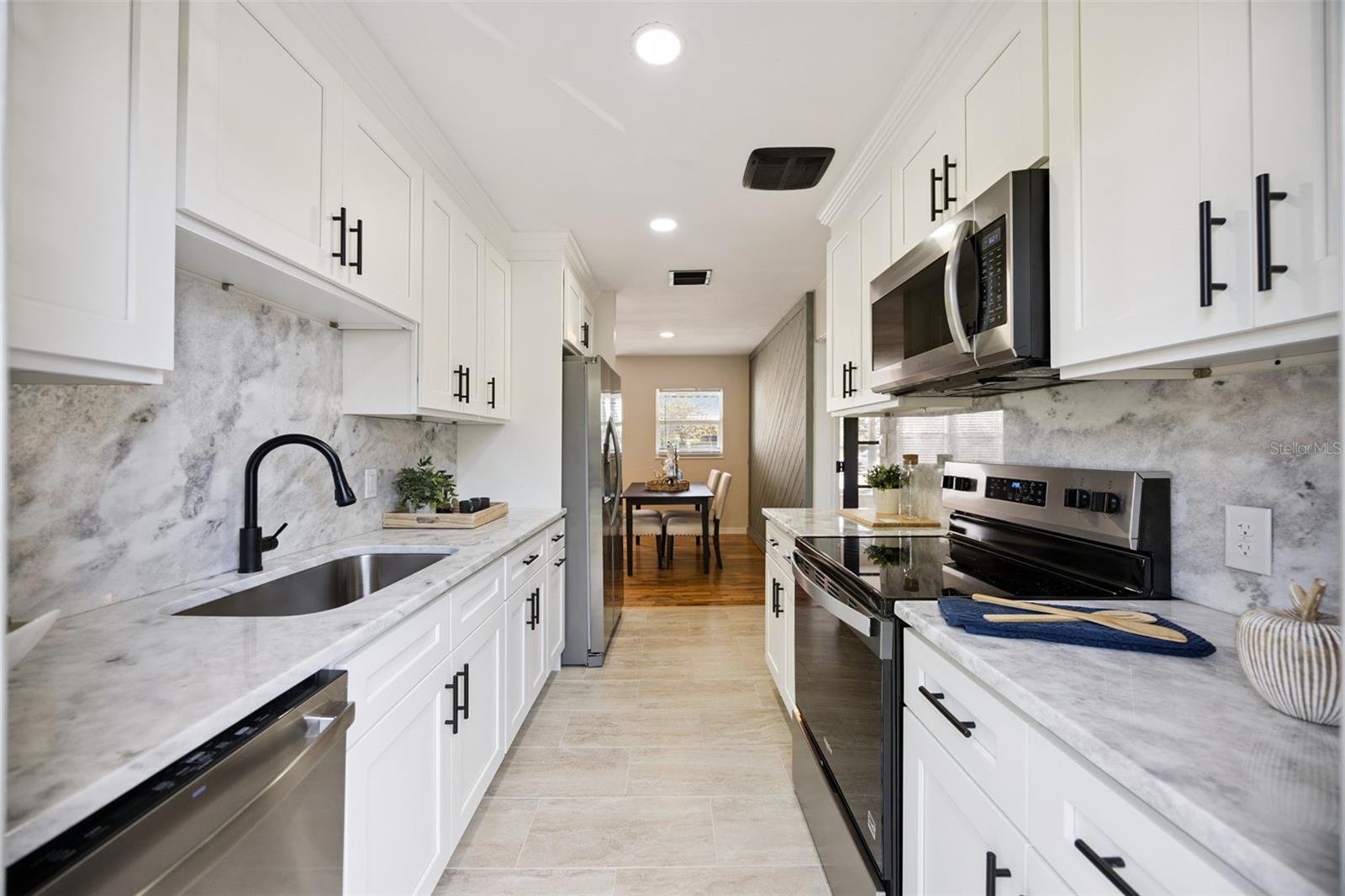 Image 6 of 20 For 1001 Alton Avenue