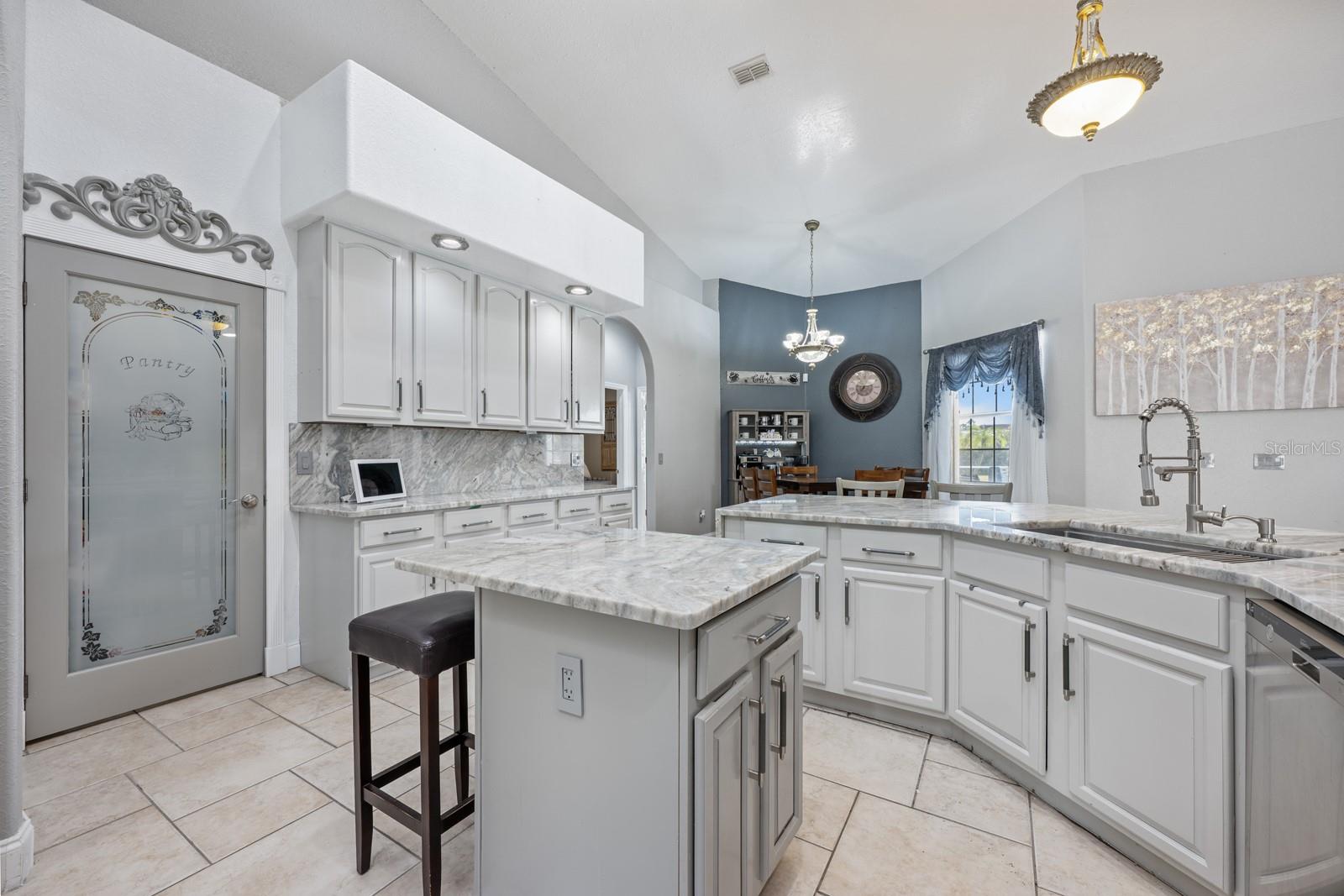 Image 10 of 45 For 18714 Northcliff Street