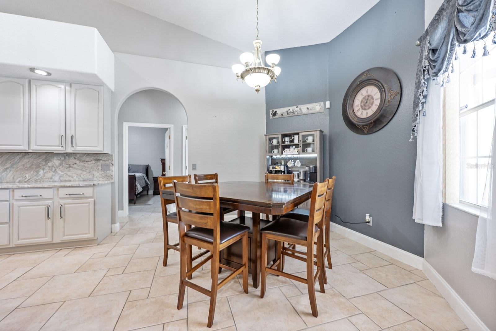 Image 12 of 45 For 18714 Northcliff Street