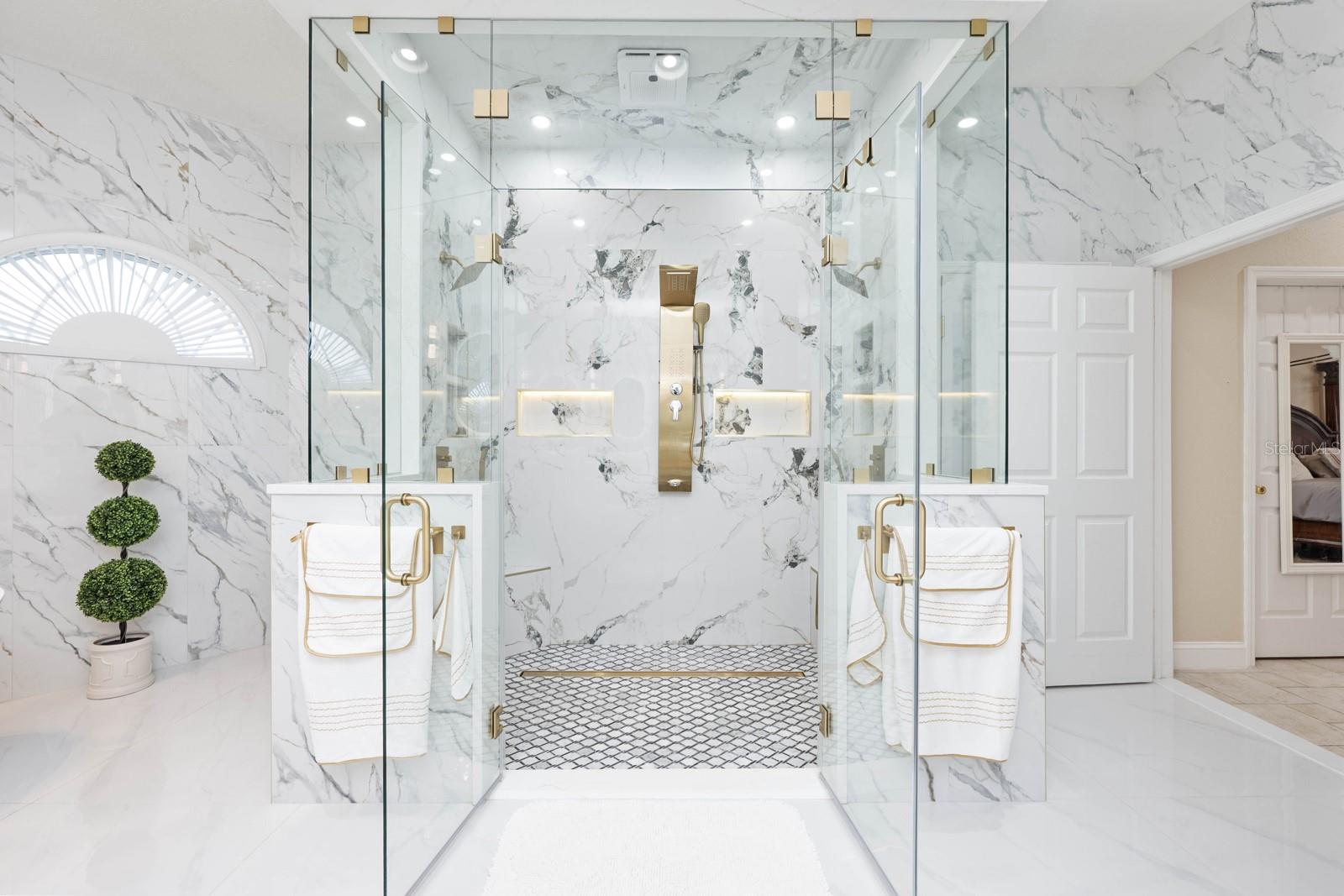 Image 17 of 45 For 18714 Northcliff Street