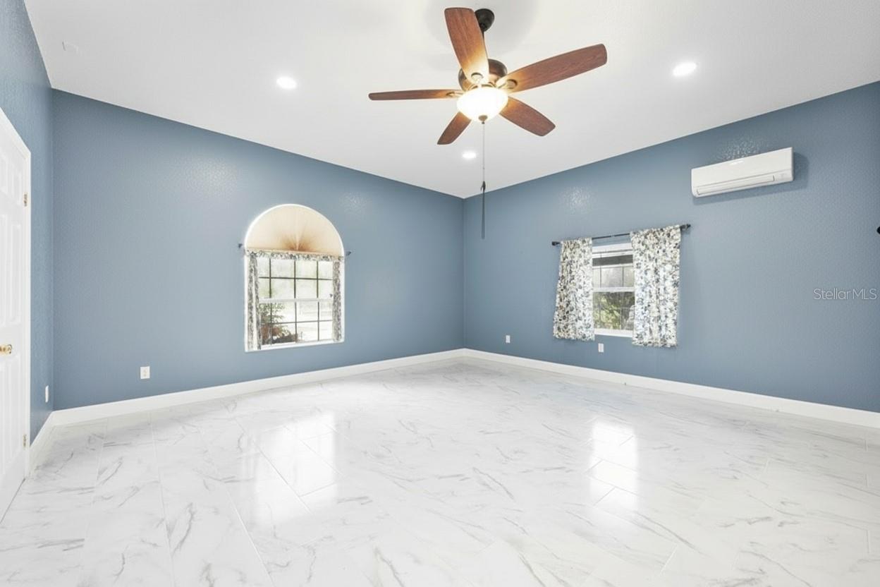 Image 26 of 45 For 18714 Northcliff Street