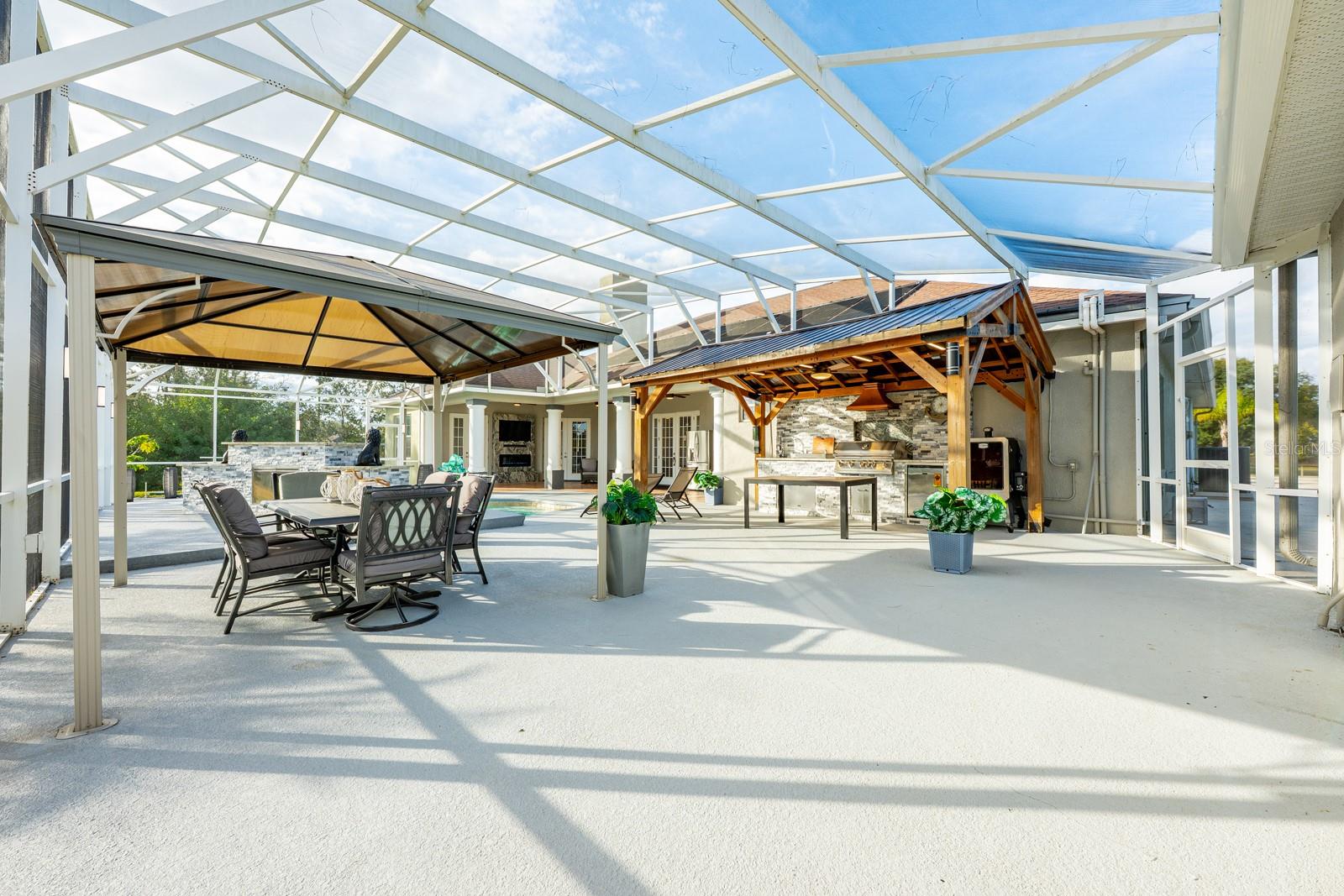 Image 3 of 45 For 18714 Northcliff Street