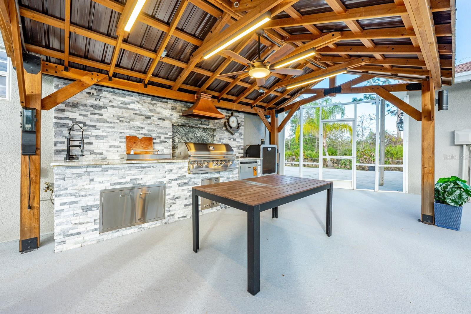 Image 33 of 45 For 18714 Northcliff Street