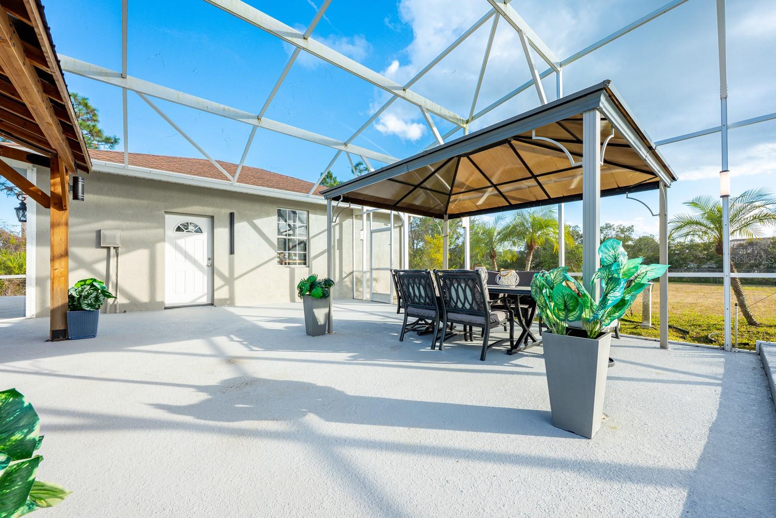 Image 35 of 45 For 18714 Northcliff Street