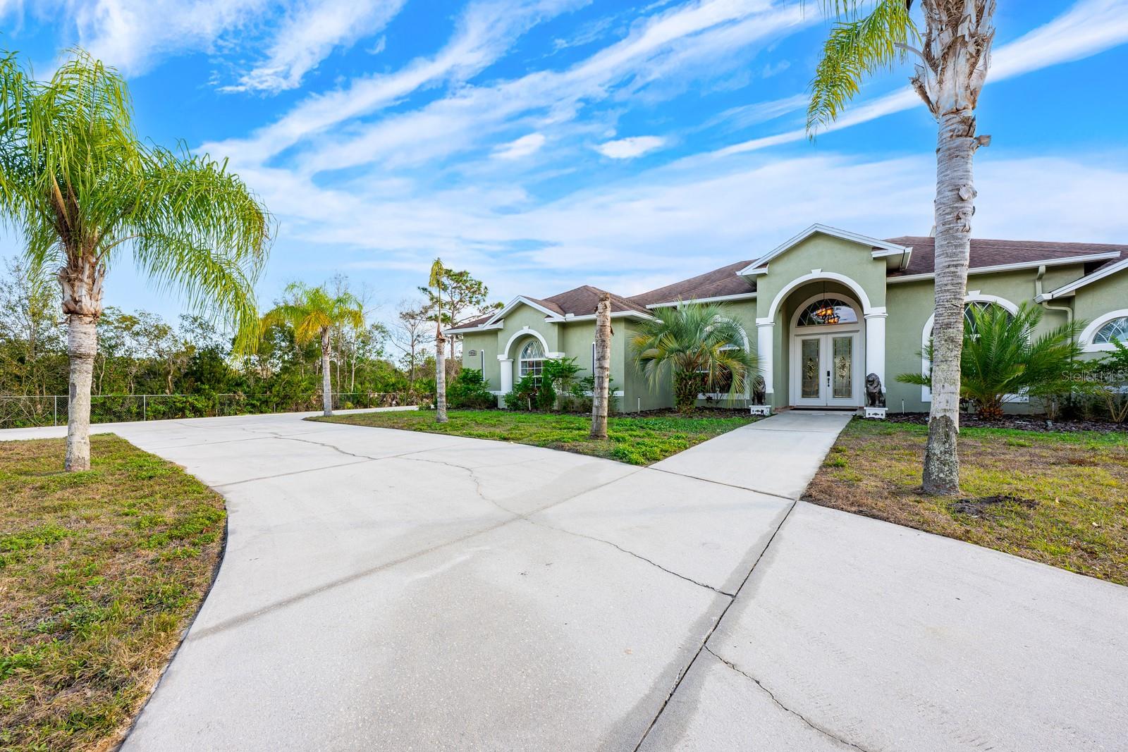 Image 5 of 45 For 18714 Northcliff Street