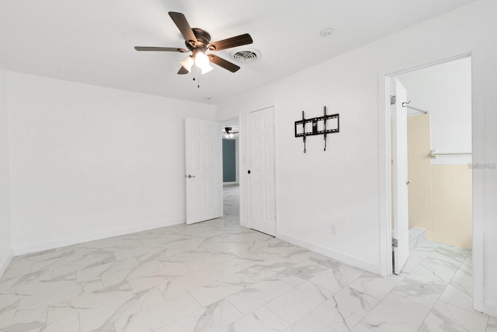 Image 11 of 17 For 10625 Bresslyn Boulevard