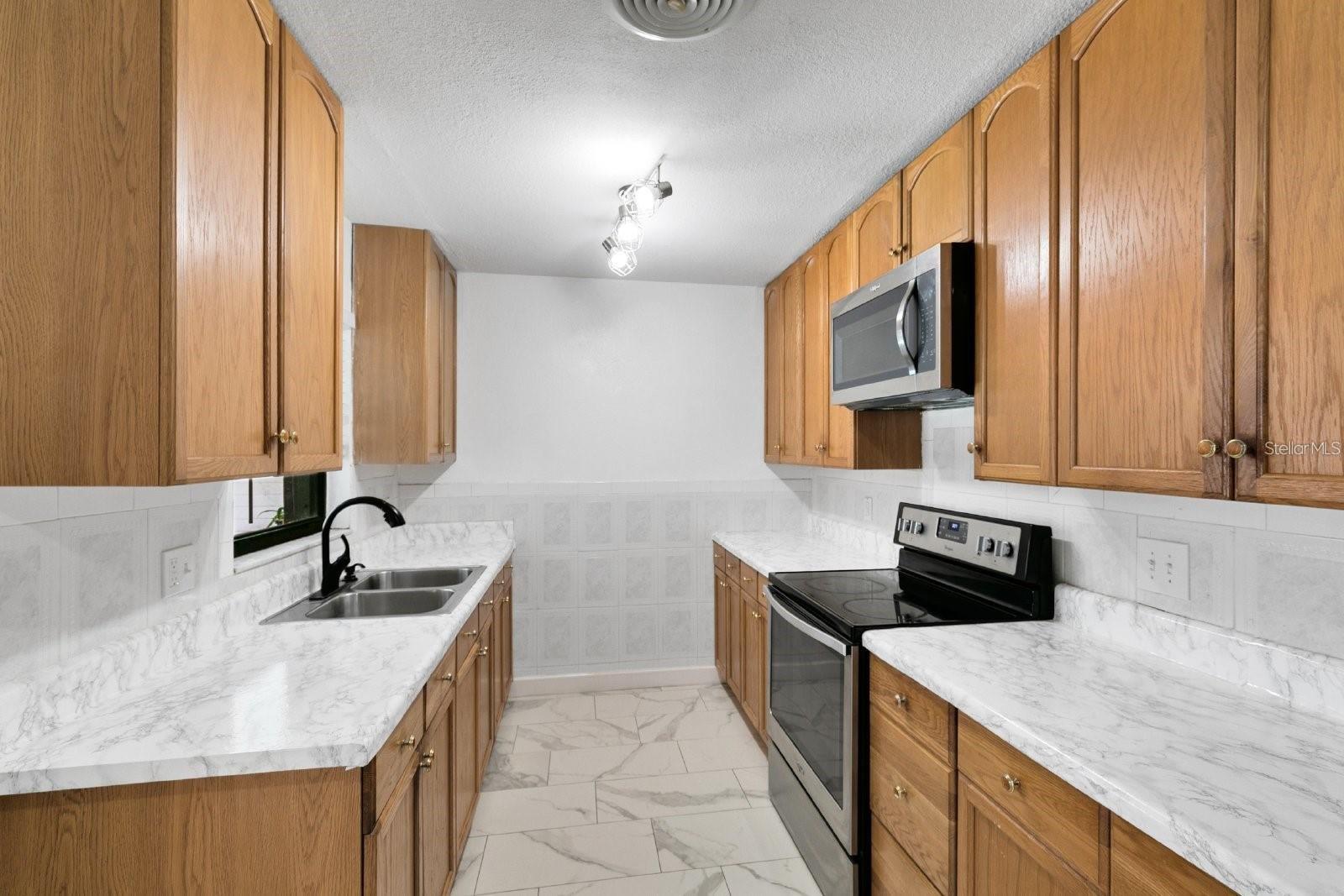 Image 2 of 17 For 10625 Bresslyn Boulevard