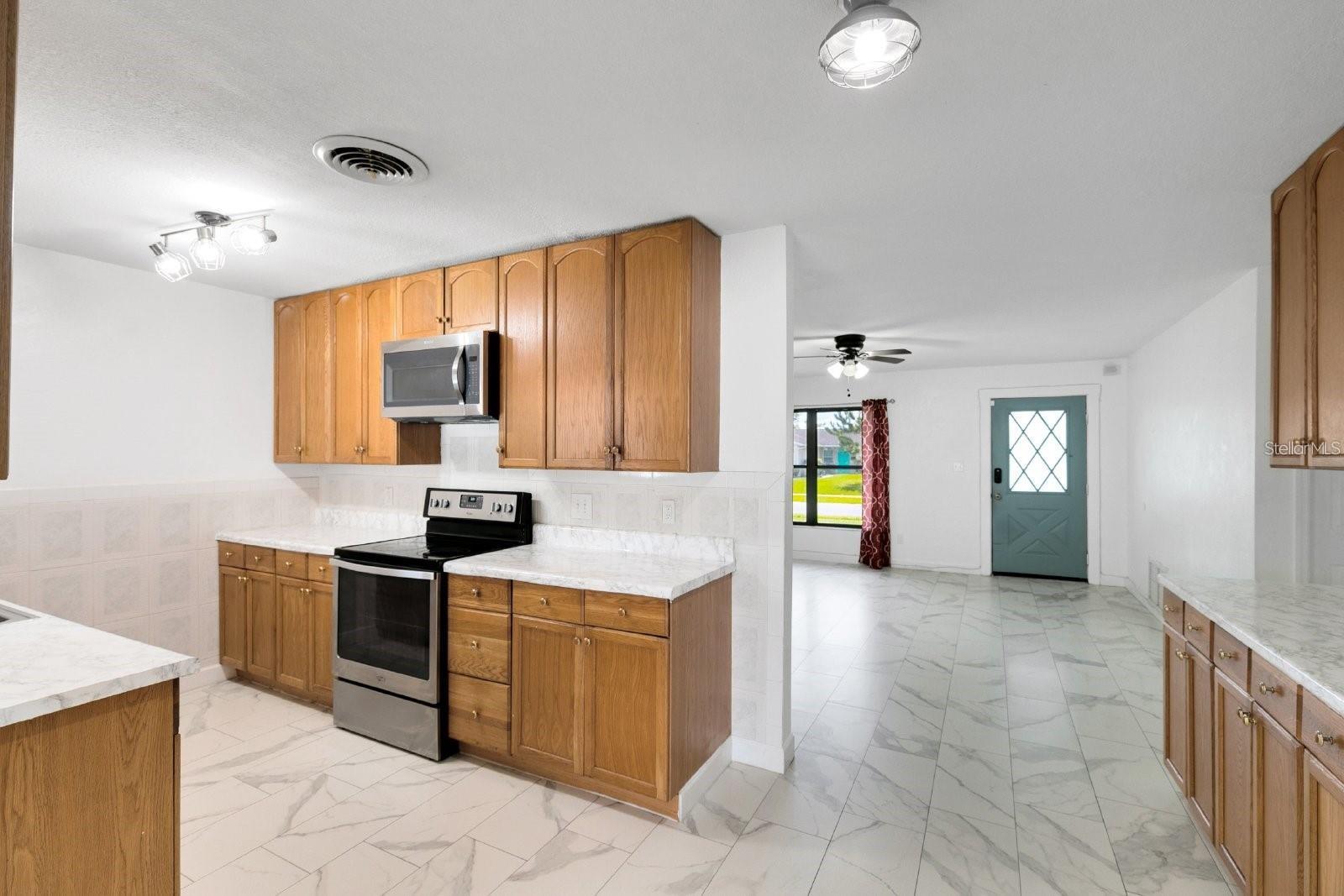 Image 3 of 17 For 10625 Bresslyn Boulevard