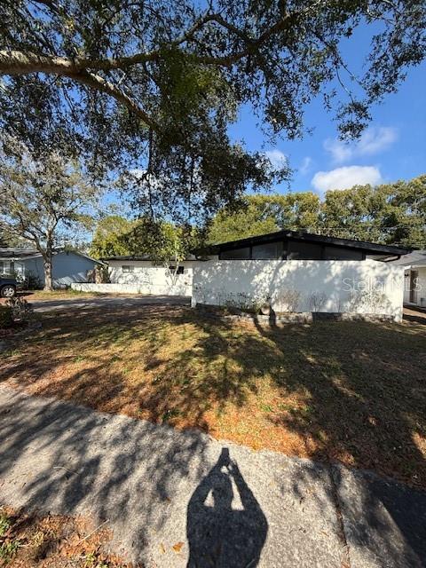 Image 2 of 32 For 2913 Abbey Court