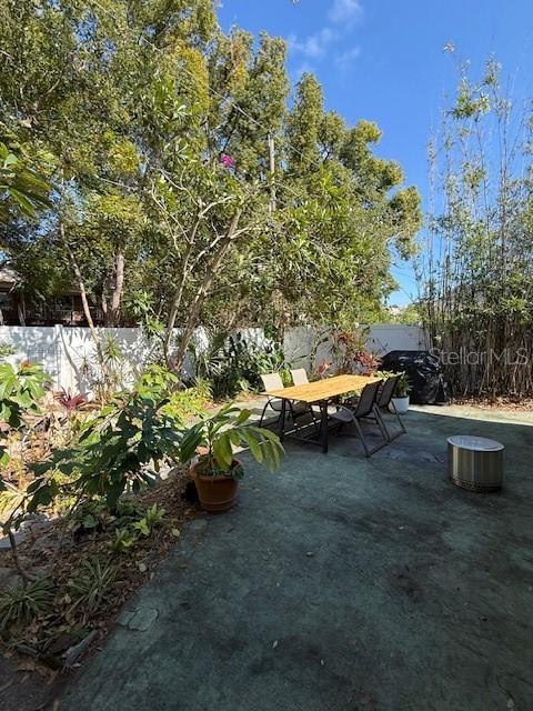 Image 31 of 32 For 2913 Abbey Court