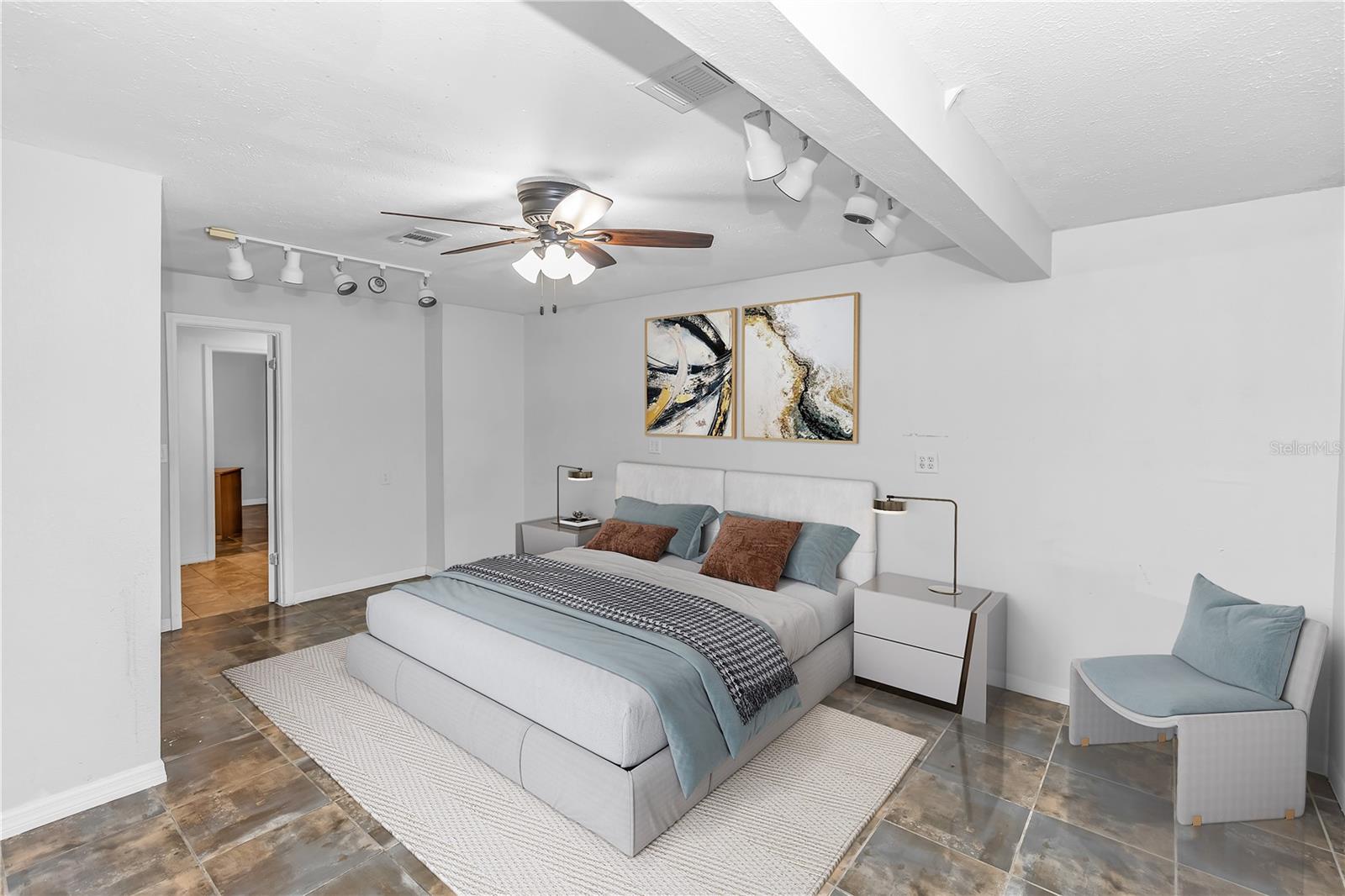 Image 31 of 41 For 8315 Village Green Road