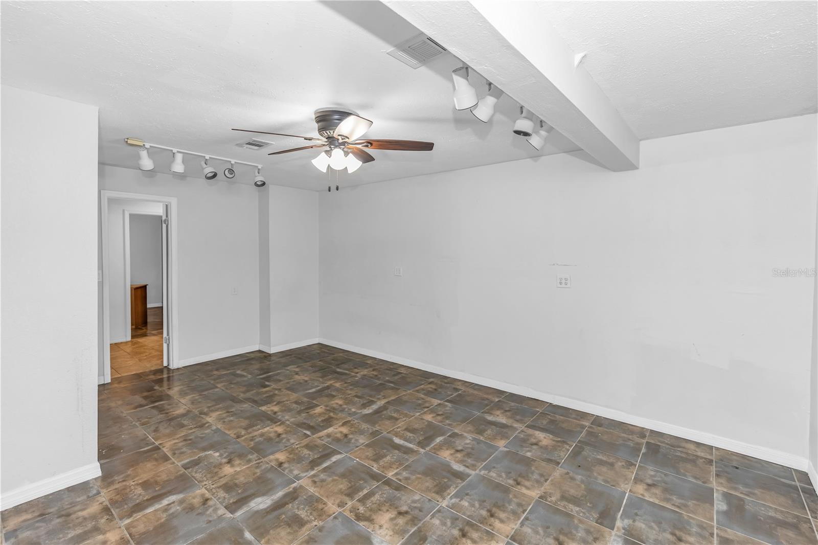 Image 32 of 41 For 8315 Village Green Road