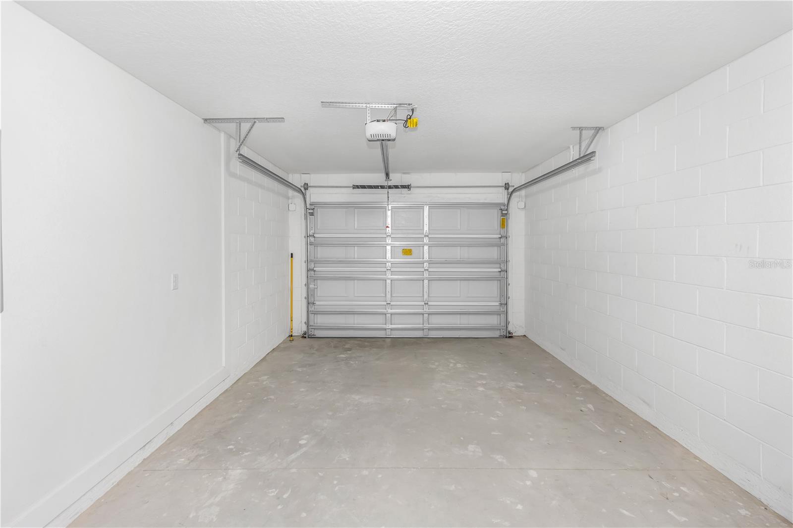 Image 17 of 25 For 340 Elm Drive