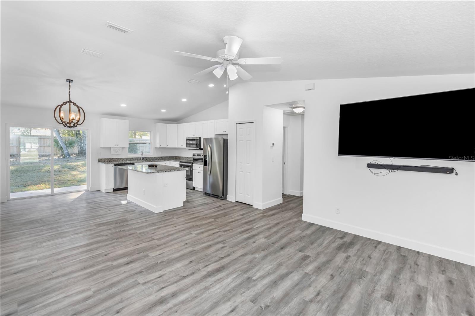 Image 4 of 25 For 340 Elm Drive