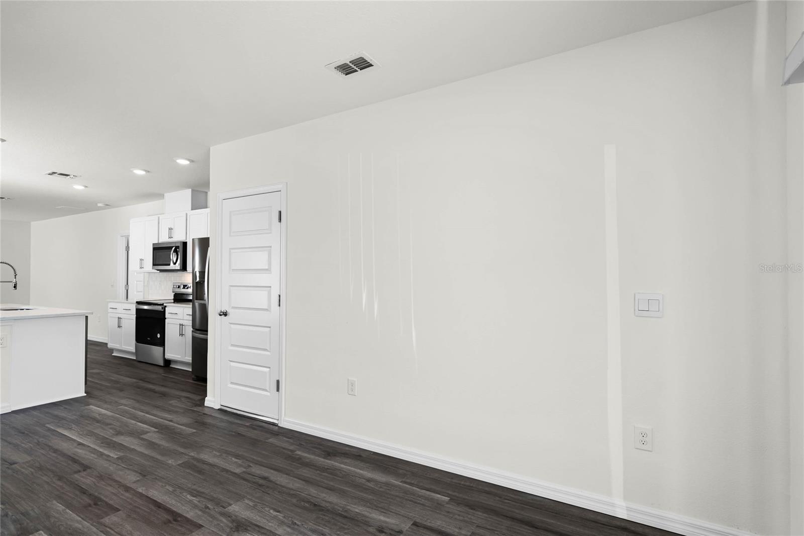 Image 11 of 28 For 1726 Hummingbird Road