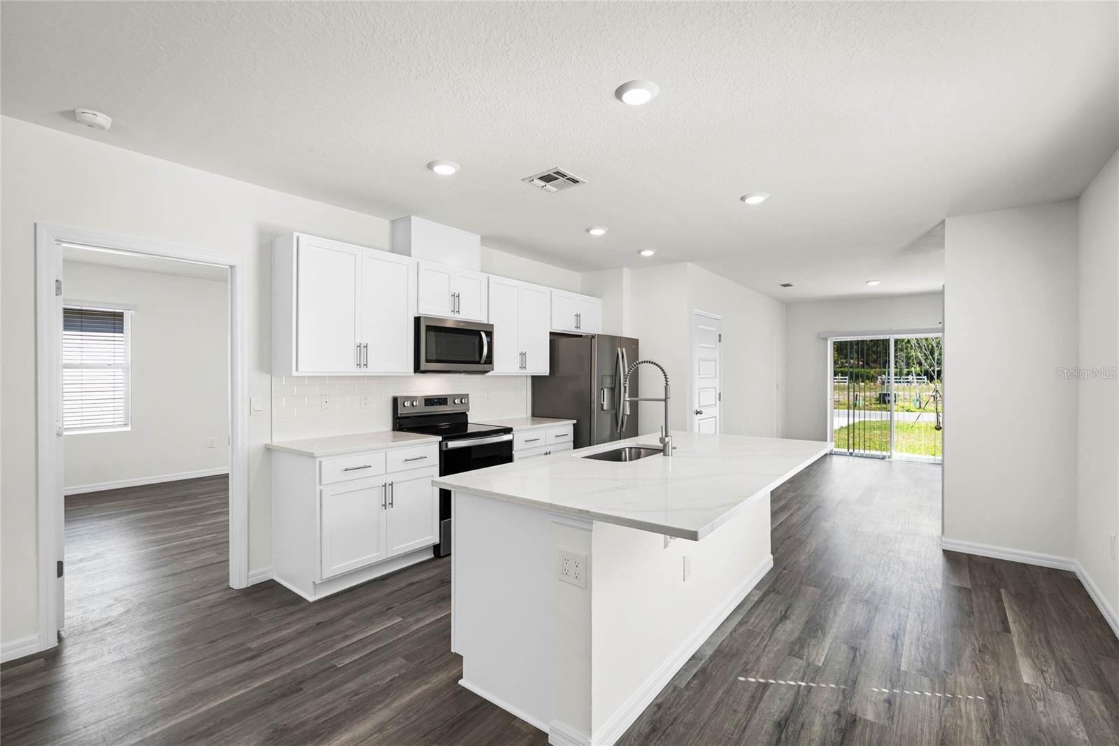 Image 4 of 28 For 1726 Hummingbird Road