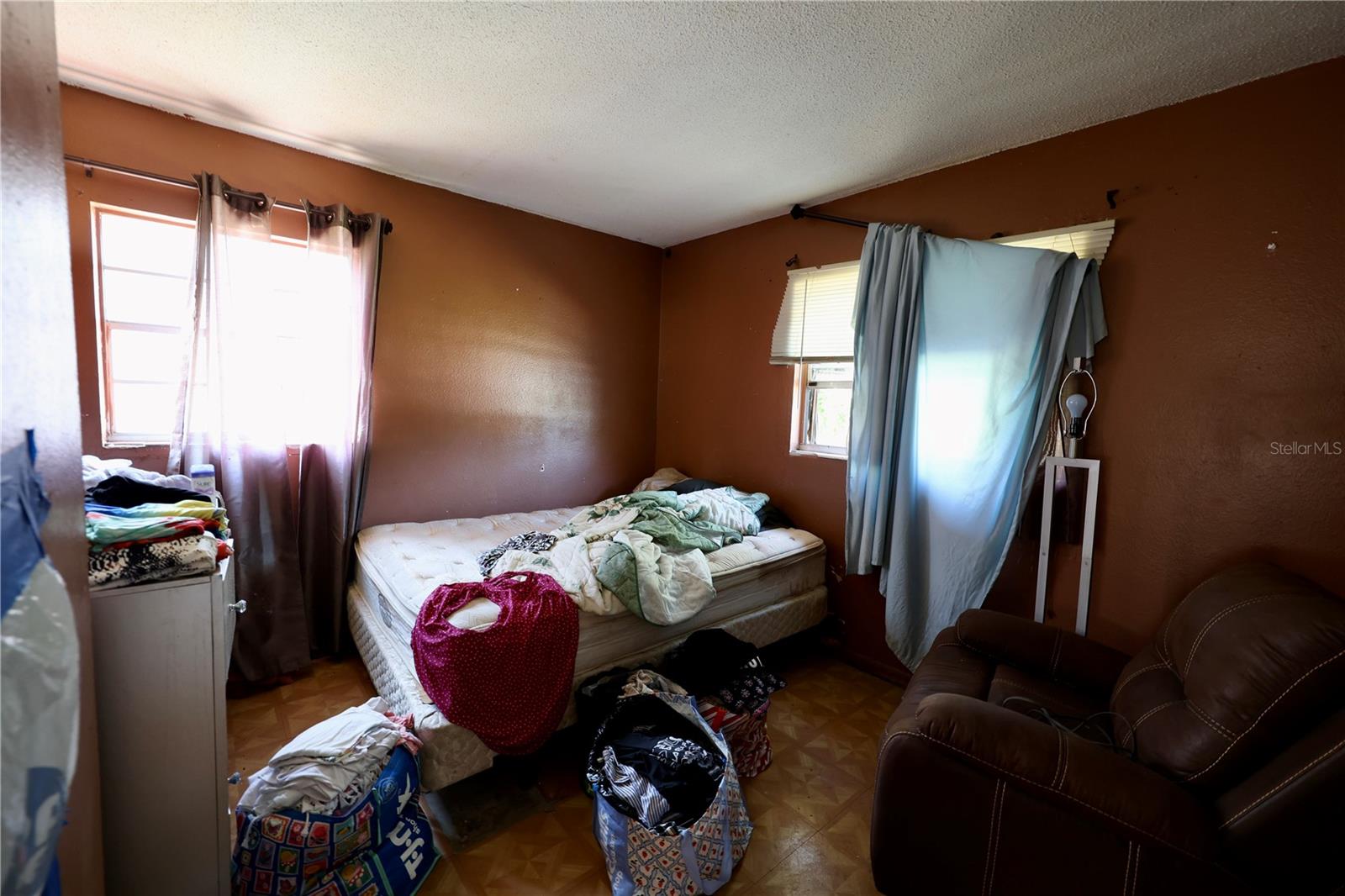 Image 8 of 17 For 2009 Summerlin Avenue