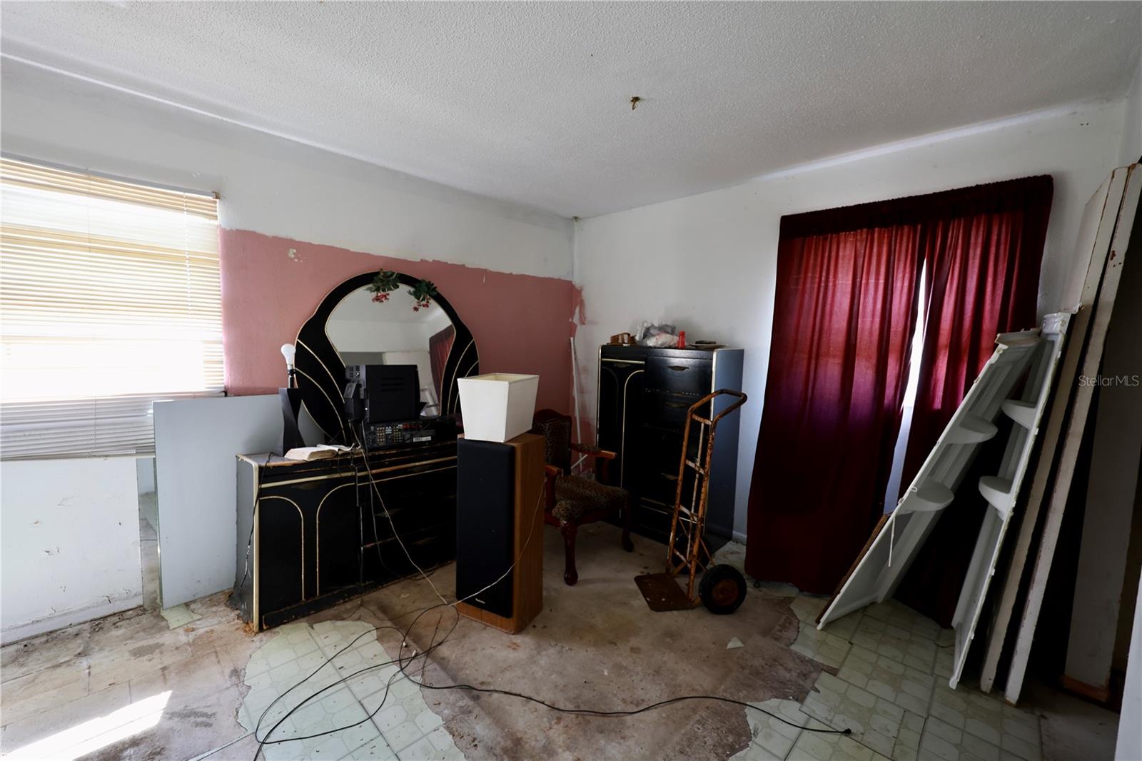 Image 9 of 17 For 2009 Summerlin Avenue