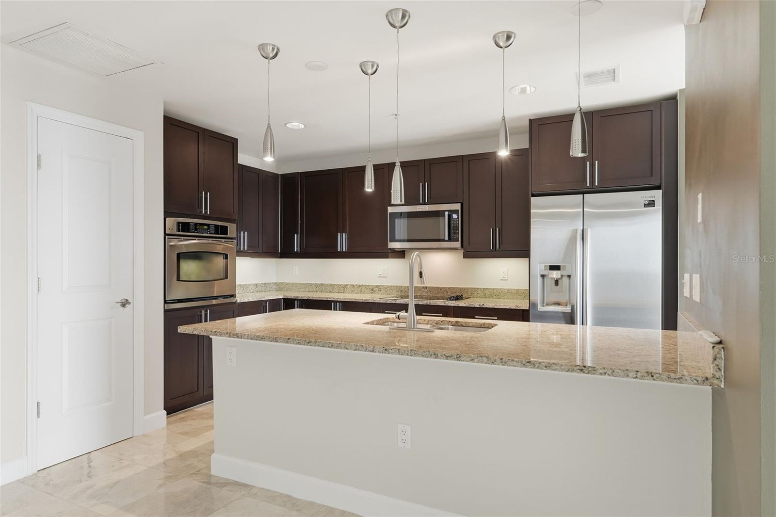 Image 15 of 41 For 100 Eola Drive 1712