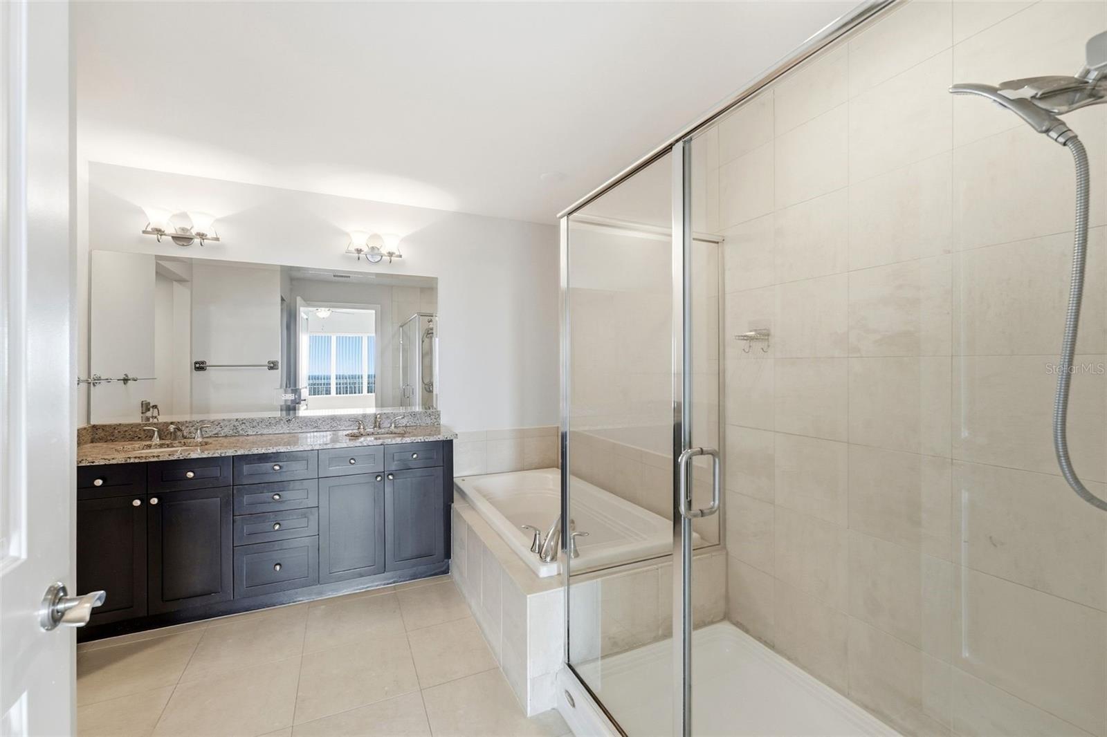 Image 29 of 41 For 100 Eola Drive 1712