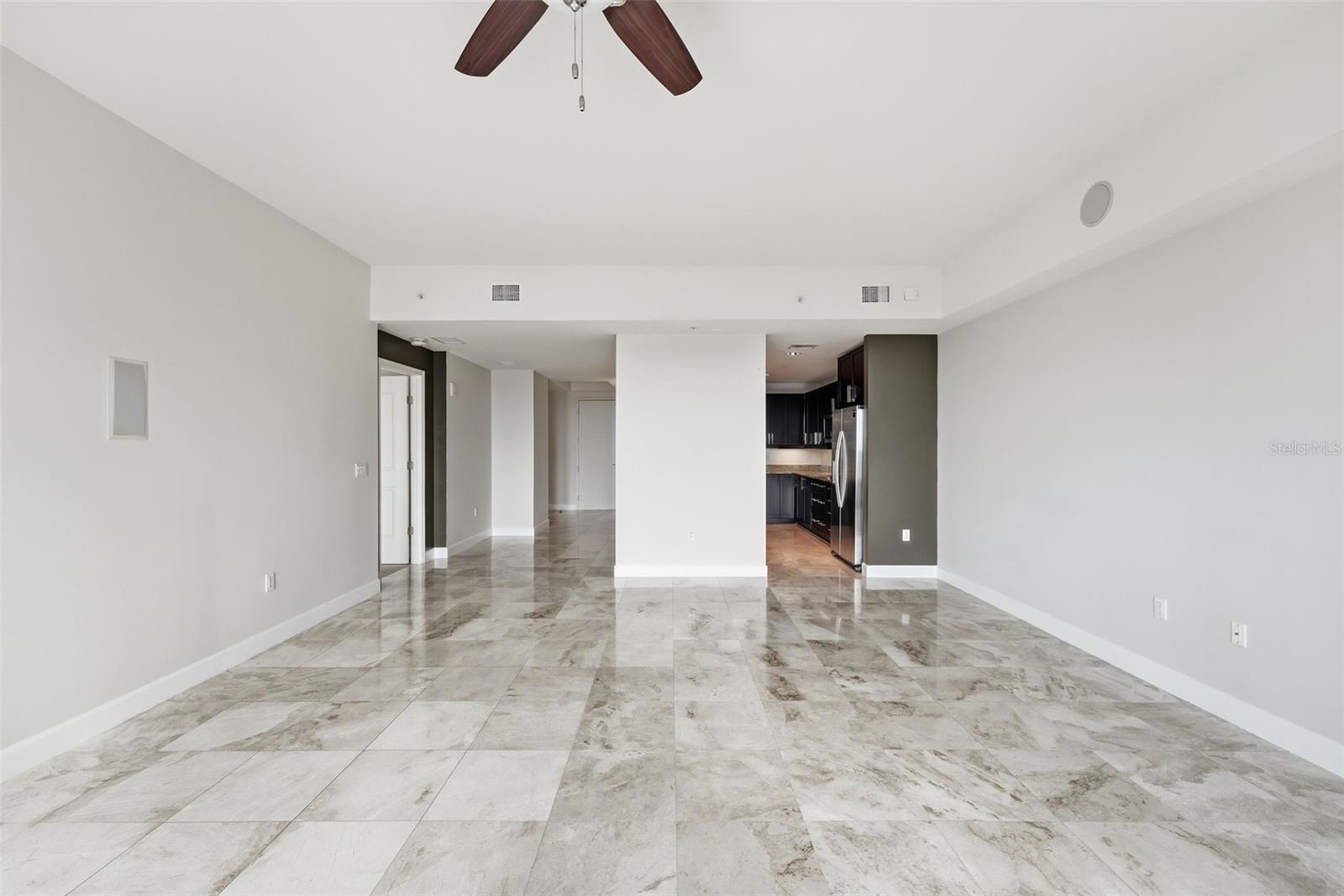 Image 33 of 41 For 100 Eola Drive 1712