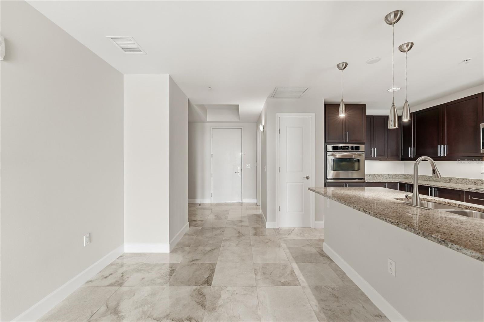 Image 34 of 41 For 100 Eola Drive 1712