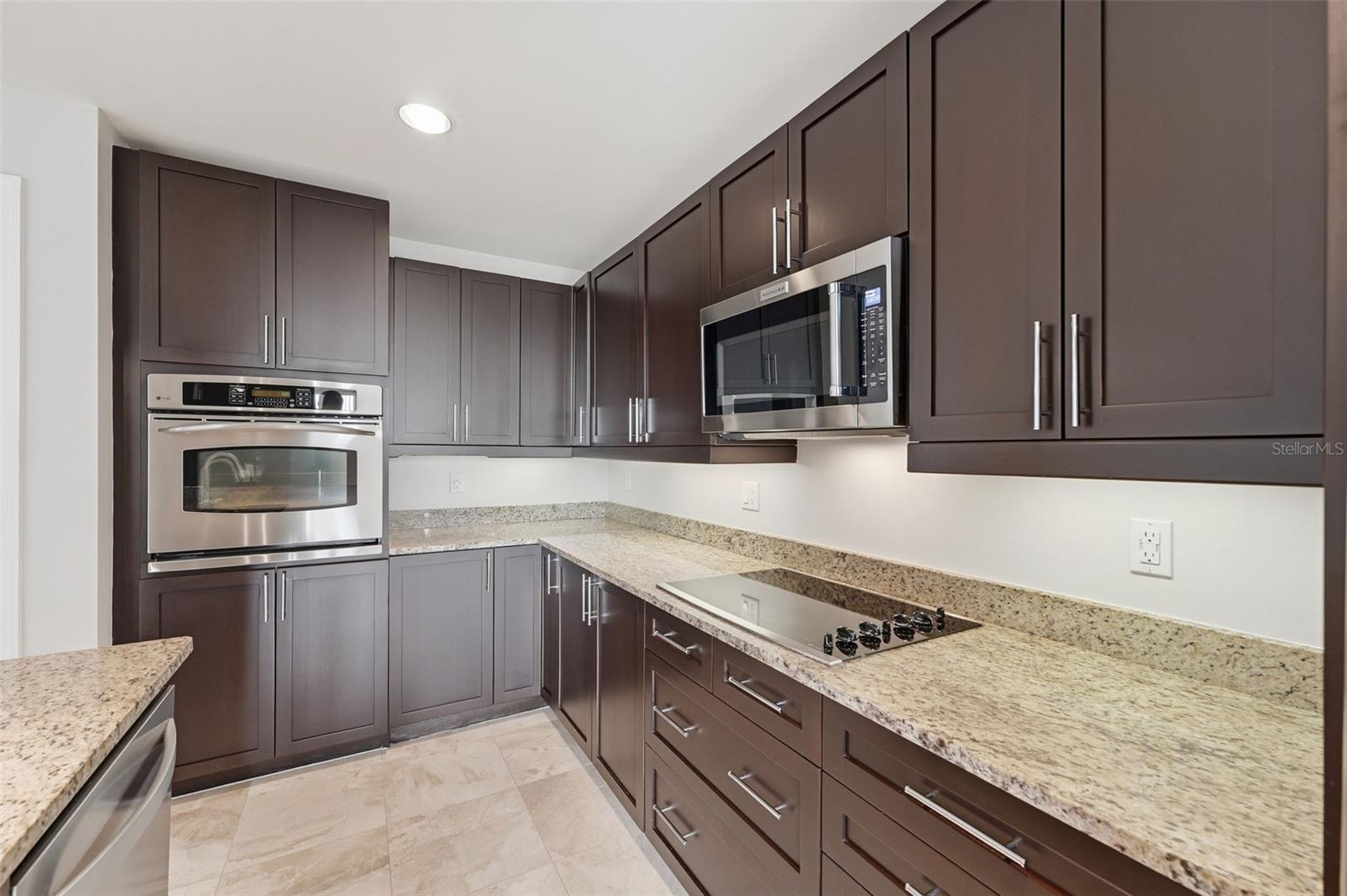 Image 36 of 41 For 100 Eola Drive 1712