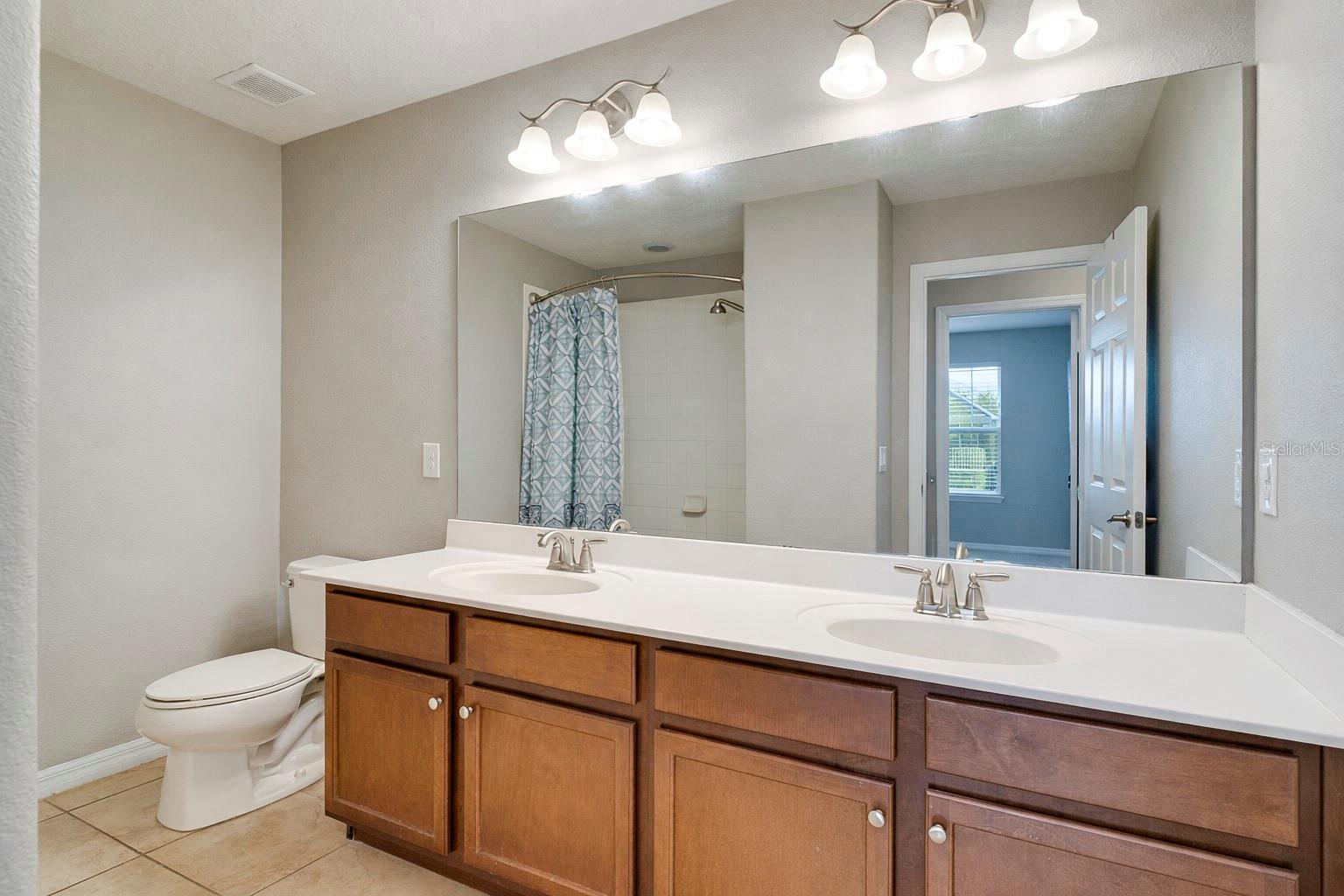 Image 16 of 21 For 5131 Millennia Green Drive