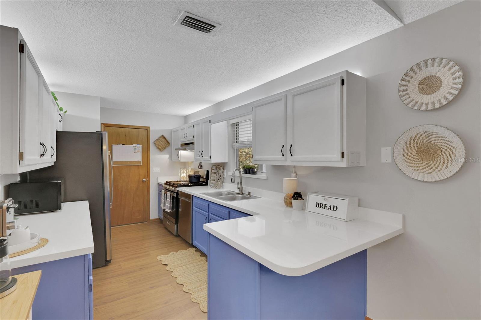 Image 2 of 33 For 2755 Indigo Circle