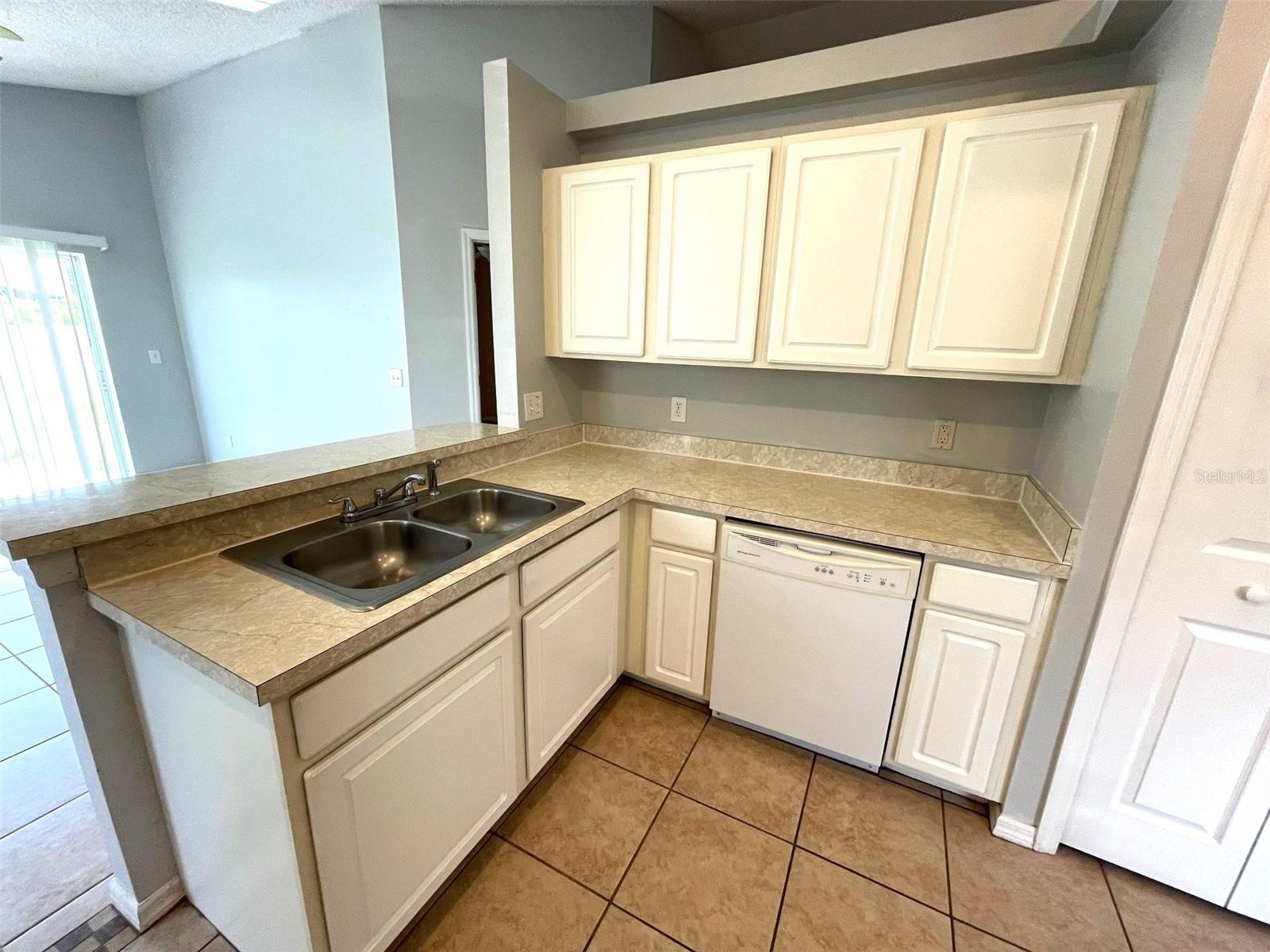 Image 5 of 24 For 407 Brayton Lane