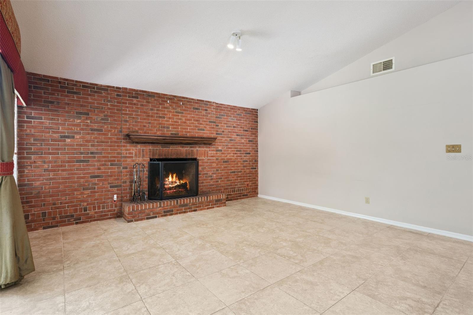 Image 11 of 66 For 2615 Gilsom Court