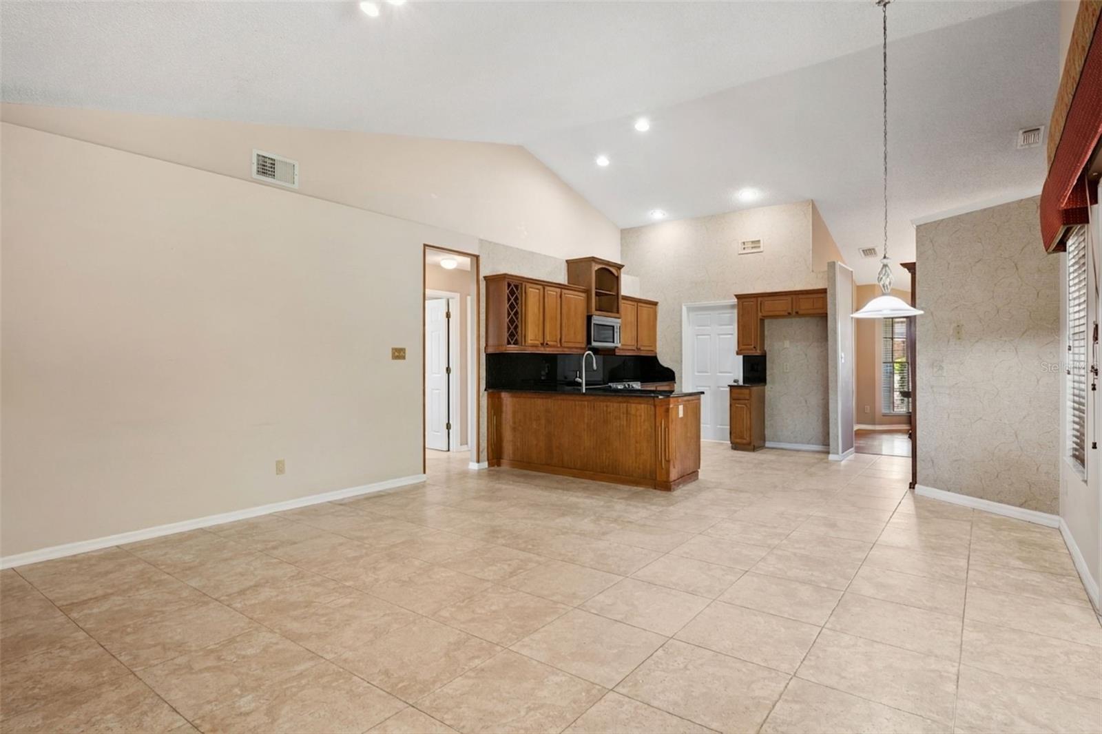 Image 14 of 66 For 2615 Gilsom Court