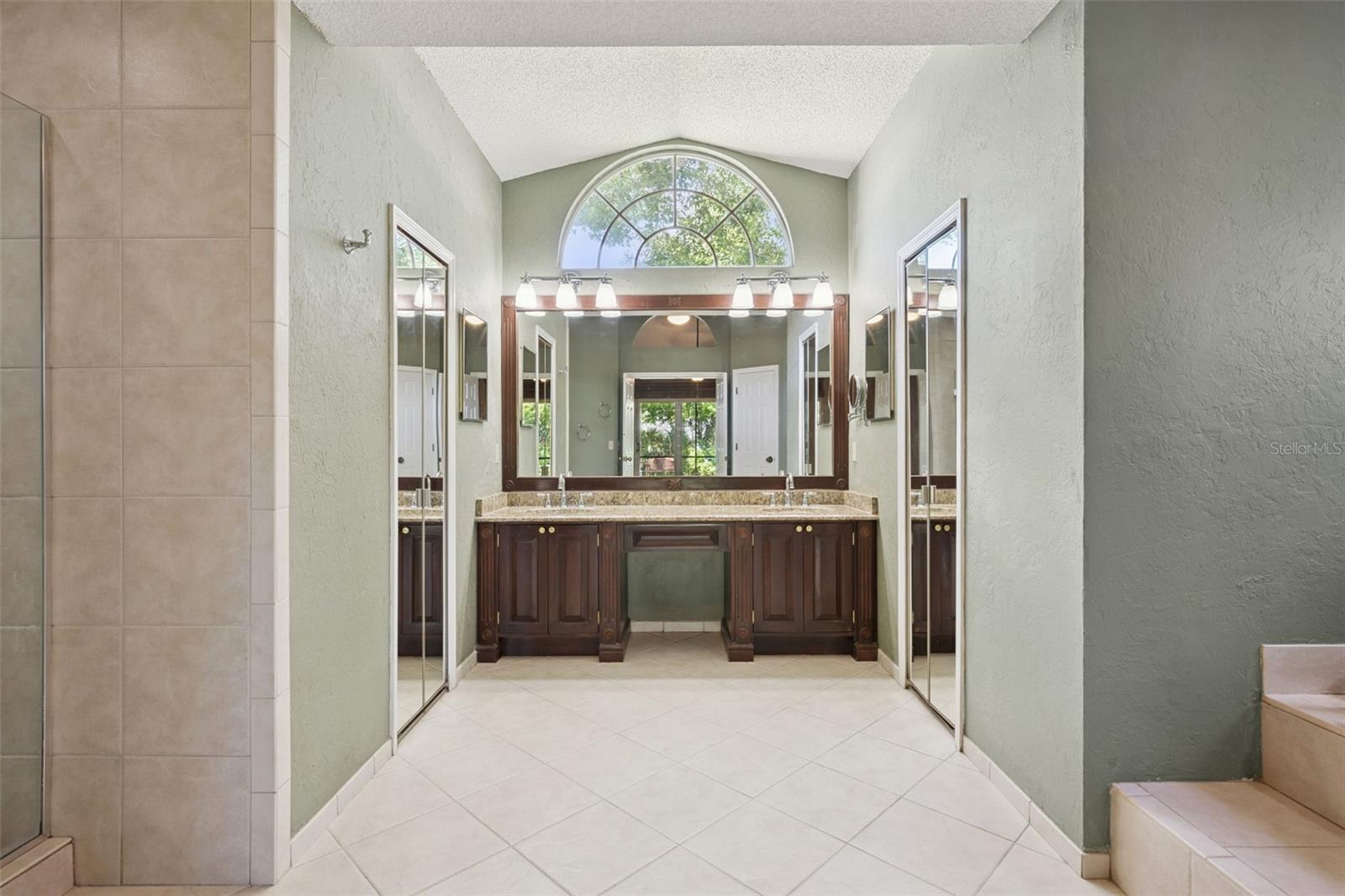 Image 23 of 66 For 2615 Gilsom Court