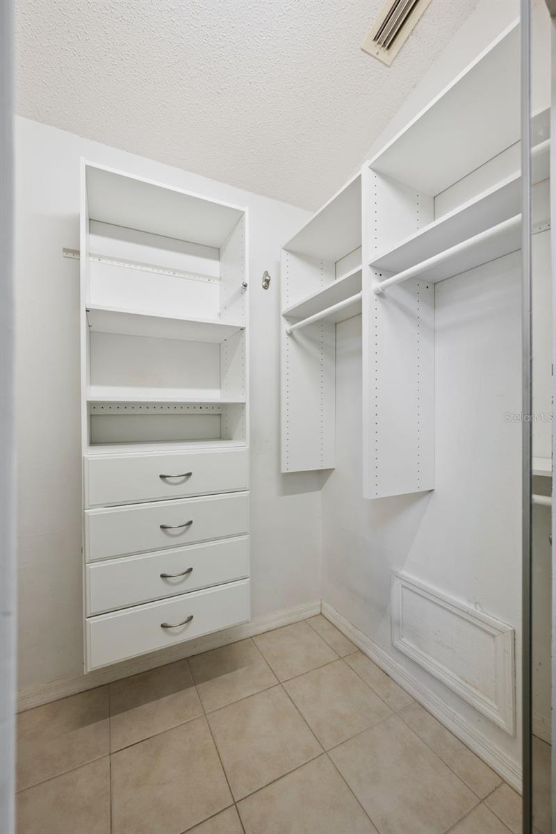 Image 25 of 66 For 2615 Gilsom Court