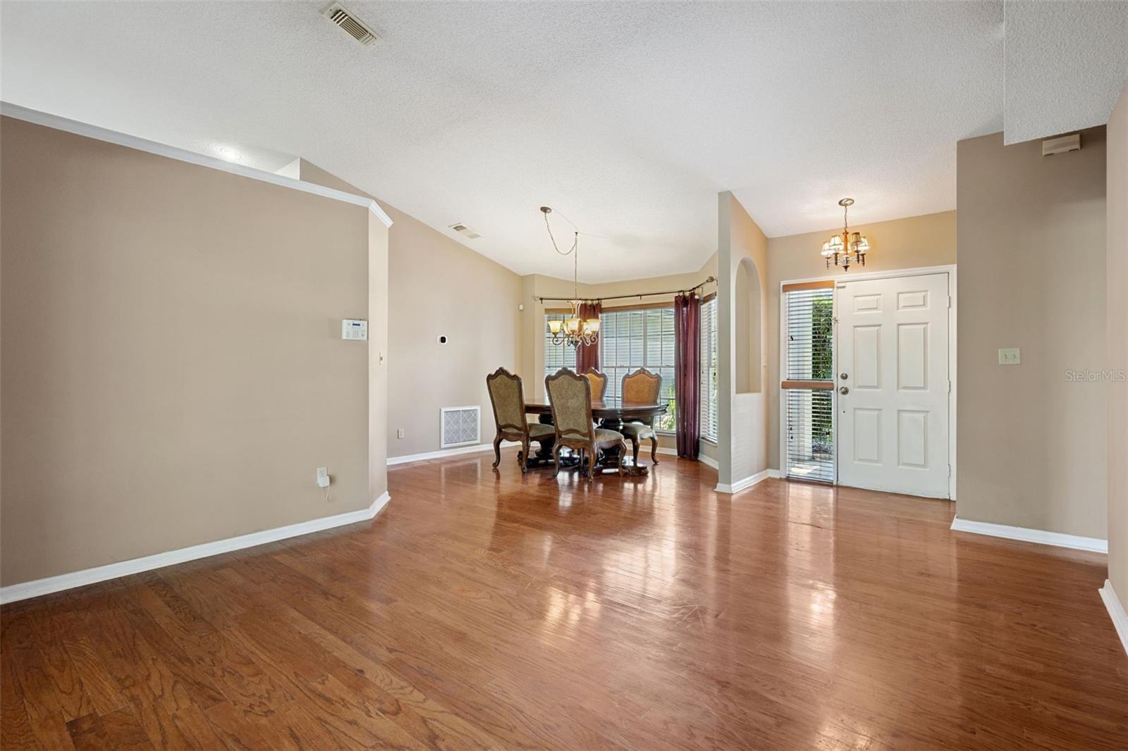 Image 5 of 66 For 2615 Gilsom Court