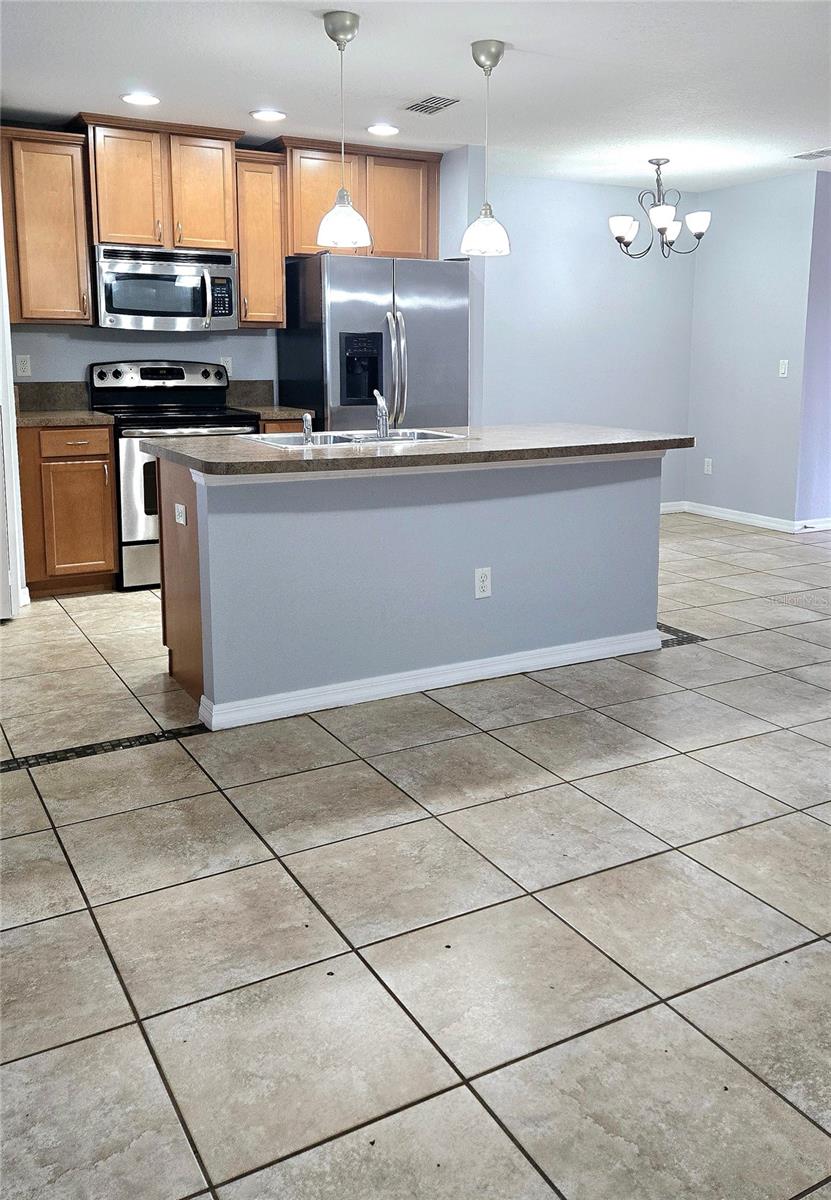 Image 10 of 31 For 6520 Windsor Lake Circle 6520