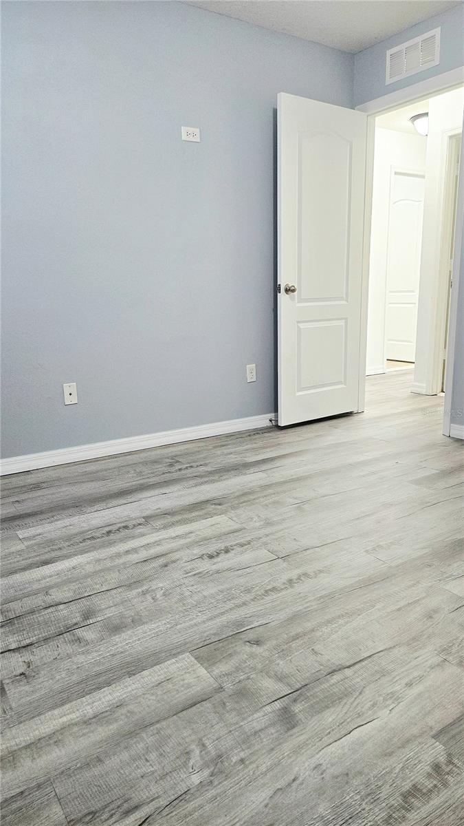 Image 21 of 31 For 6520 Windsor Lake Circle 6520