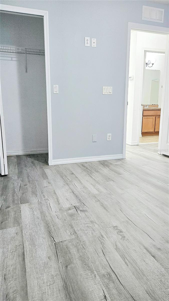 Image 25 of 31 For 6520 Windsor Lake Circle 6520