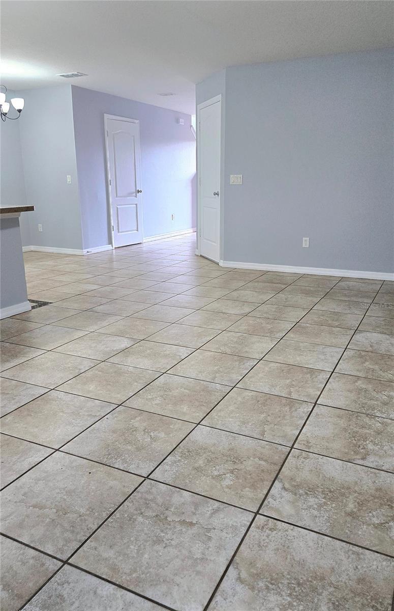 Image 5 of 31 For 6520 Windsor Lake Circle 6520