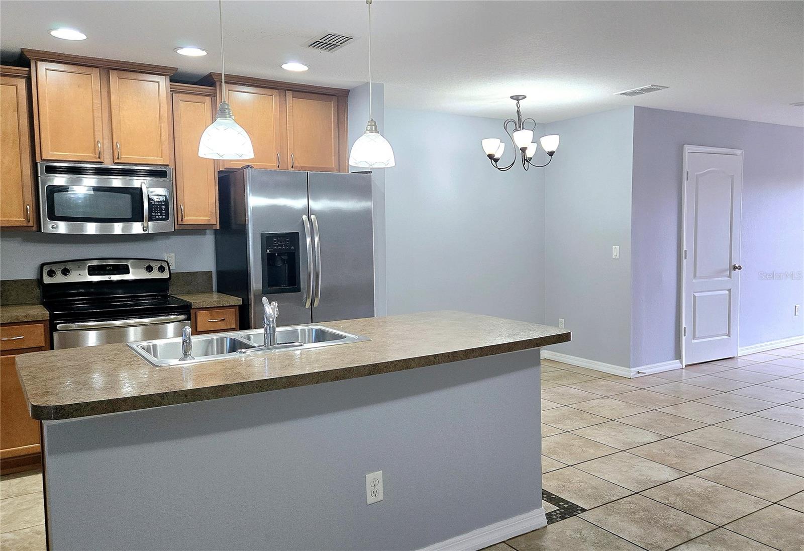 Image 9 of 31 For 6520 Windsor Lake Circle 6520