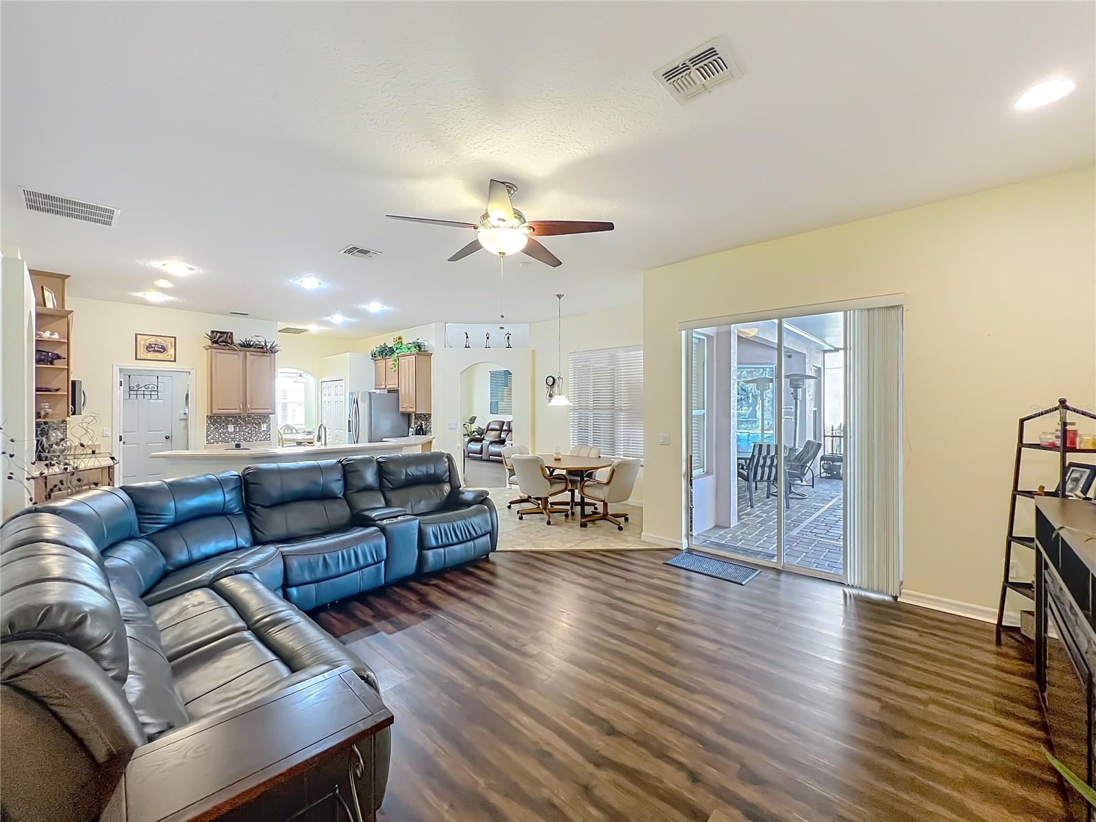 Image 20 of 54 For 10325 Mallard Landings Way